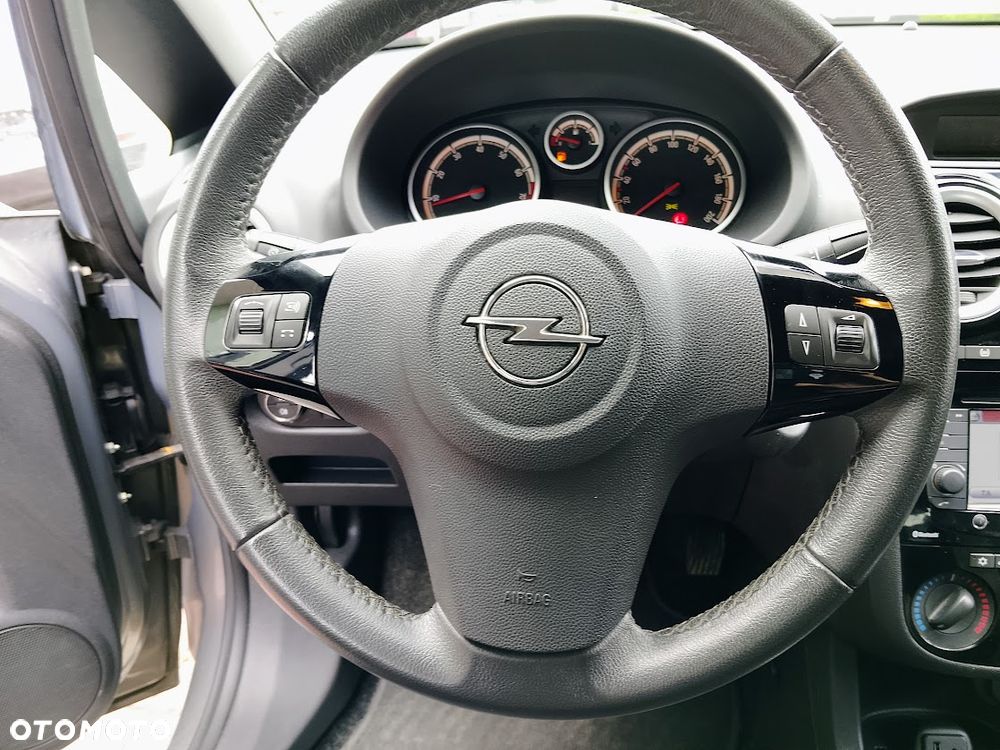 Opel Corsa 1.2 16V Cosmo - 11