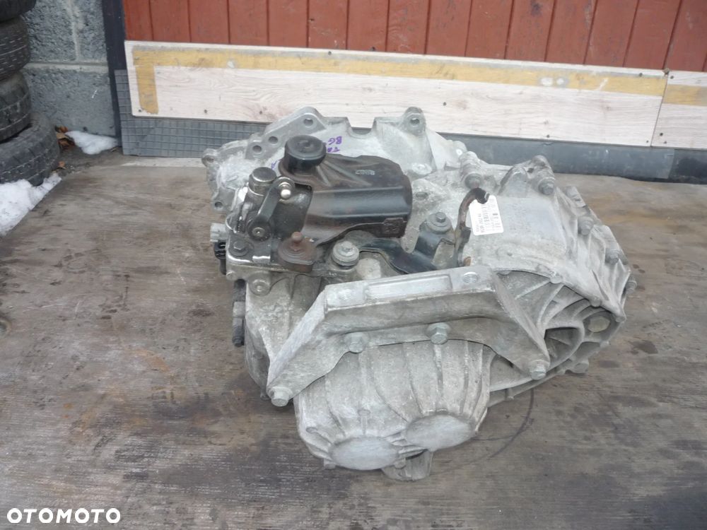 VOLVO S60 II 2.0D SKRZYNIA BIEGÓW T1GGA - 4