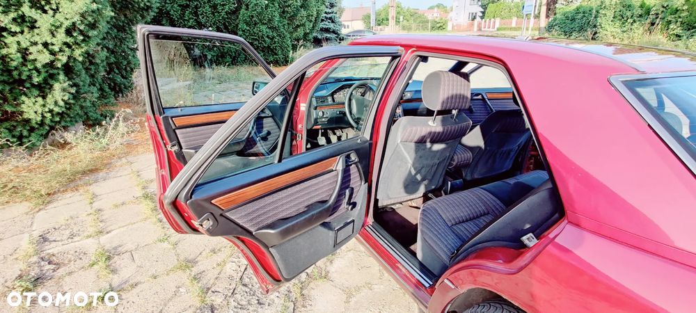 Mercedes-Benz W124 (1984-1993) - 14