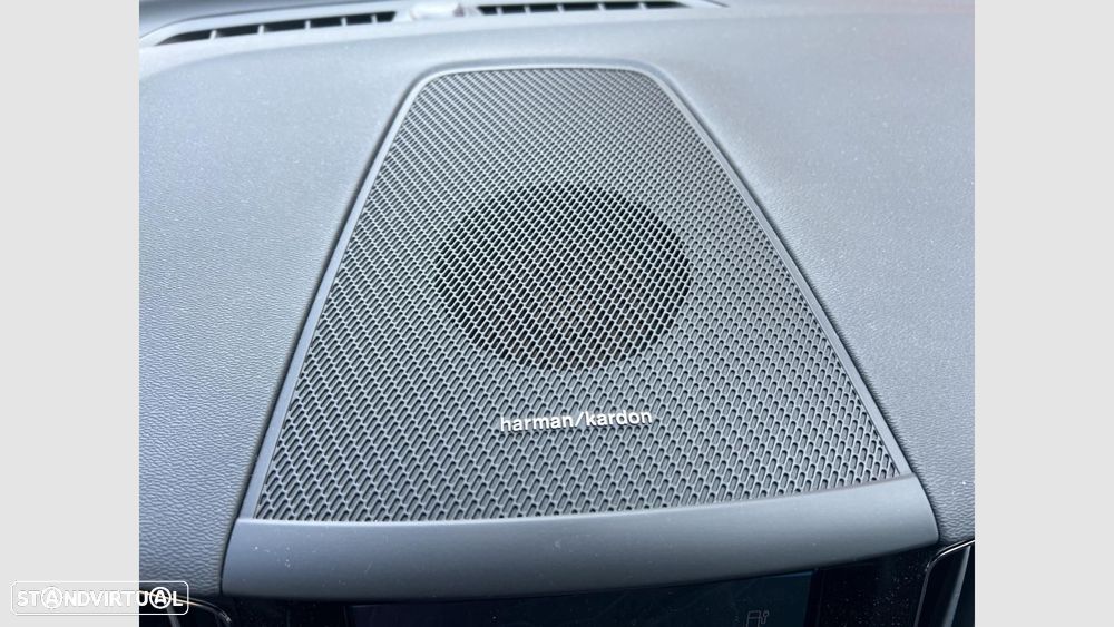 Volvo XC 60 2.0 T8 PHEV Plus Dark AWD - 21