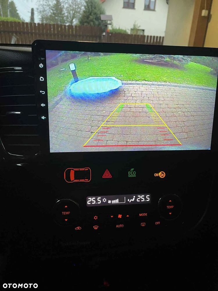 Mitsubishi Outlander 2.0 Instyle Navi 4WD CVT - 22