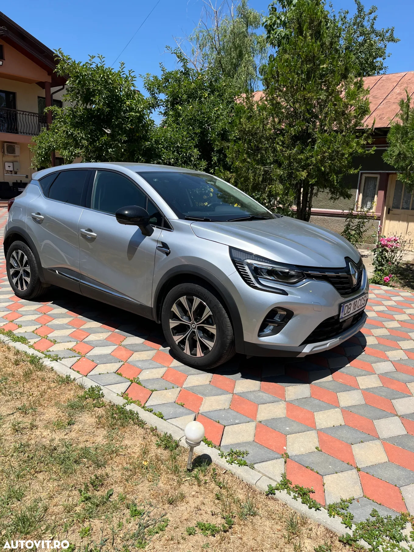 Renault Captur MHEV 140 EDC Techno - 4