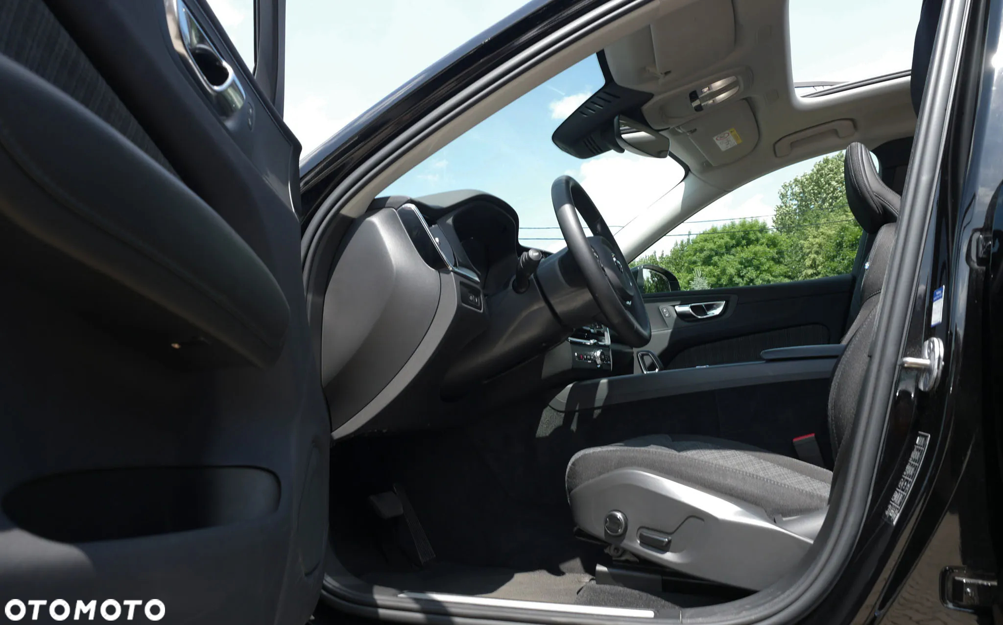 Volvo XC 60 T6 Plug-In Hybrid AWD Inscription - 26
