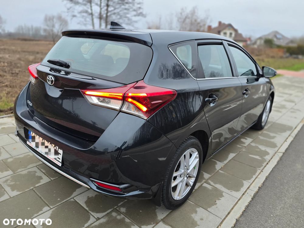 Toyota Auris 1.6 Premium Comfort - 6