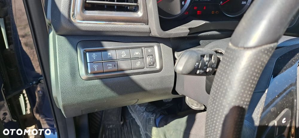 SsangYong/KGM Tivoli - 8