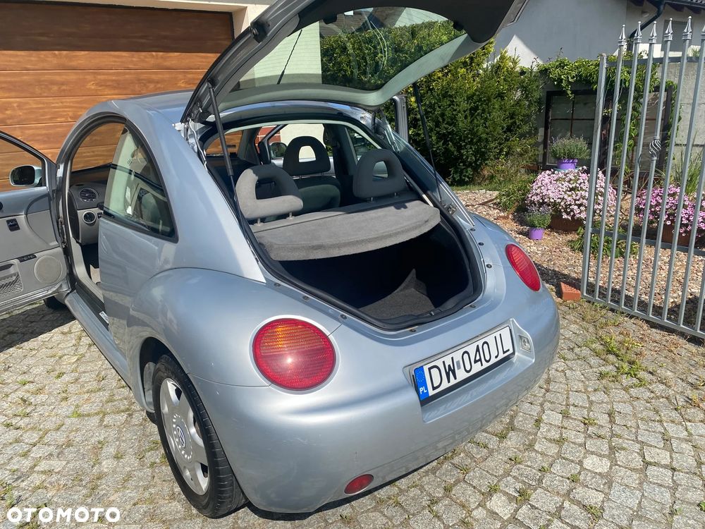 Volkswagen New Beetle - 4