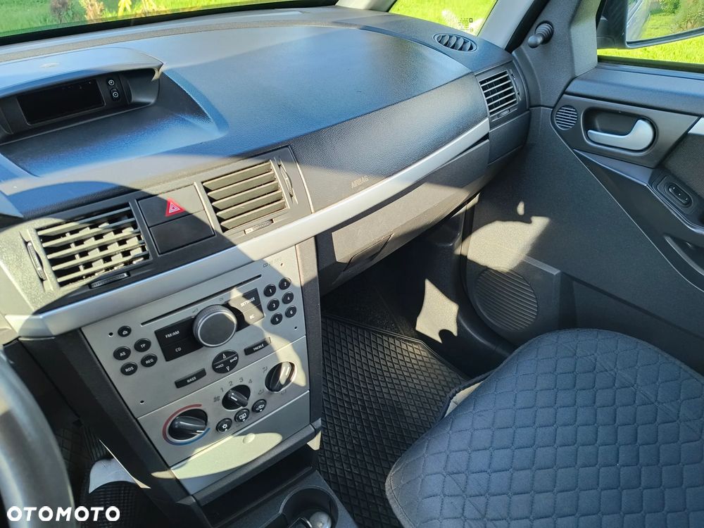 Opel Meriva - 11