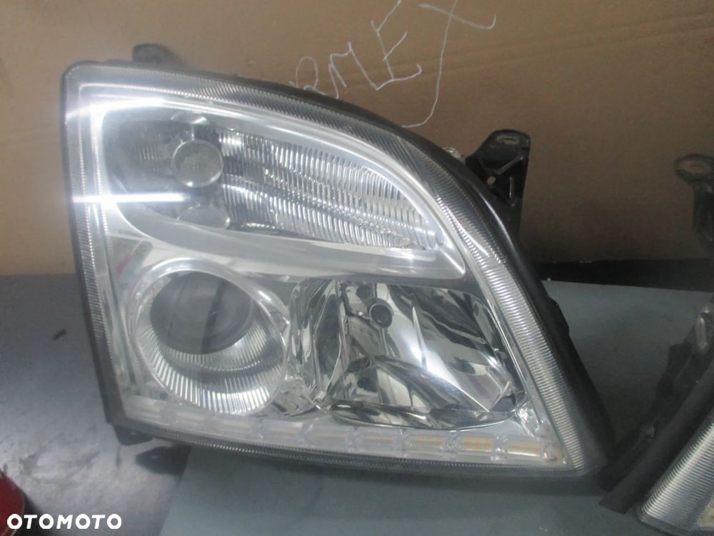 Lampa przednia Vectra C Signum Xenon Hella Europa - 2