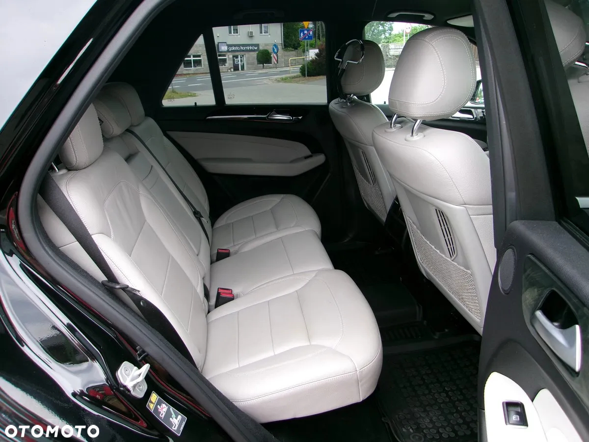 Mercedes-Benz ML 350 BlueTec 4-Matic - 10