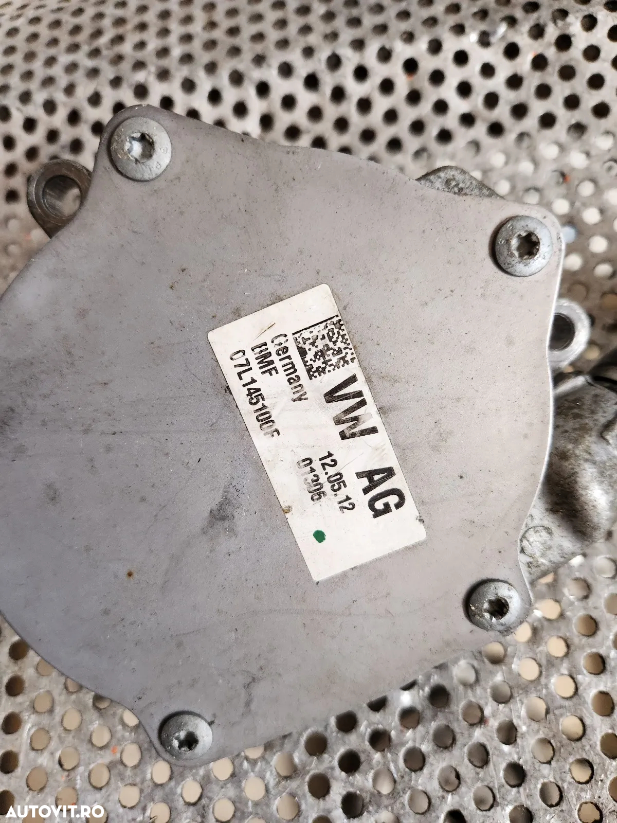 Pompa Vacuum Audi A6 RS6 A7 RS7 A8 RS8 4.0 TFSI V8 Cod 07LF - Dezmembrari Arad - 4