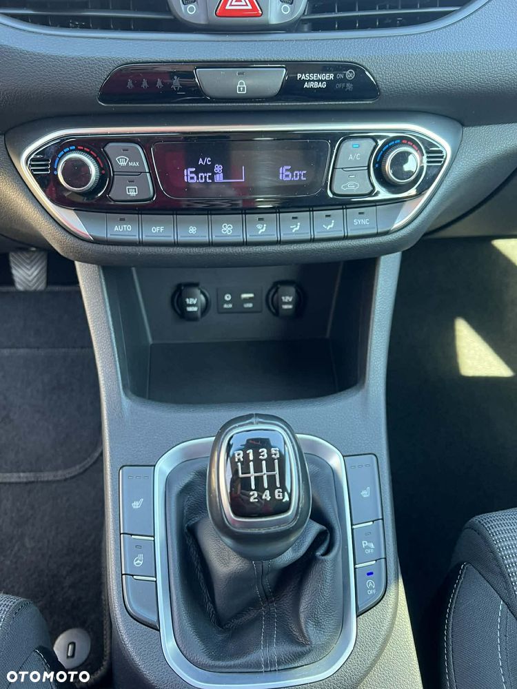 Hyundai i30 1.0 T-GDI Intro Edition - 14