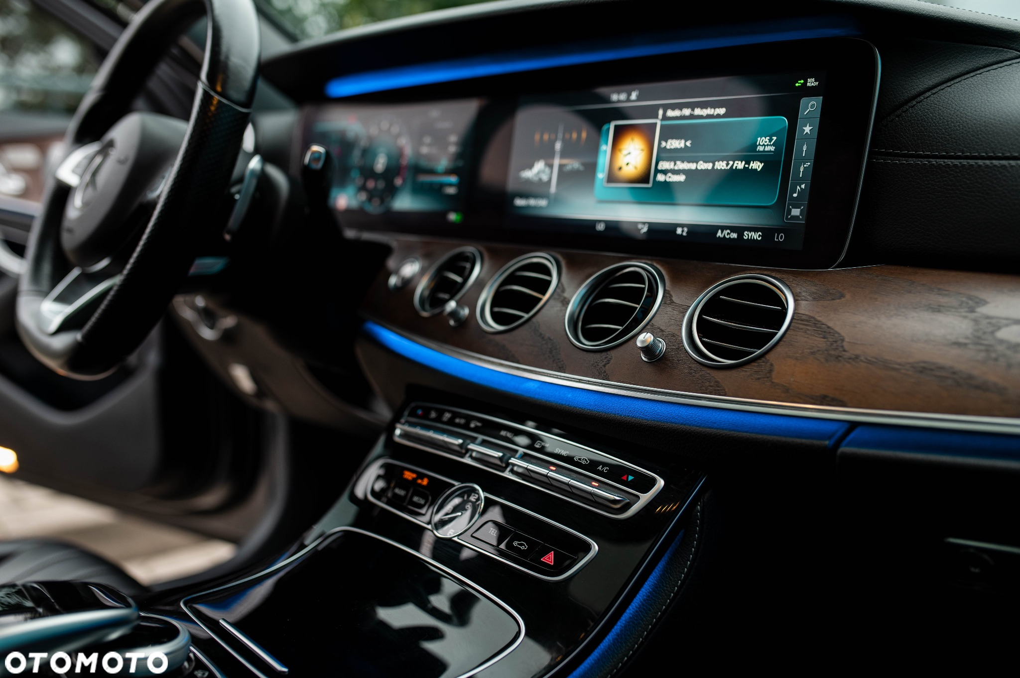 Mercedes-Benz Klasa E 400 4-Matic 9G-TRONIC - 15