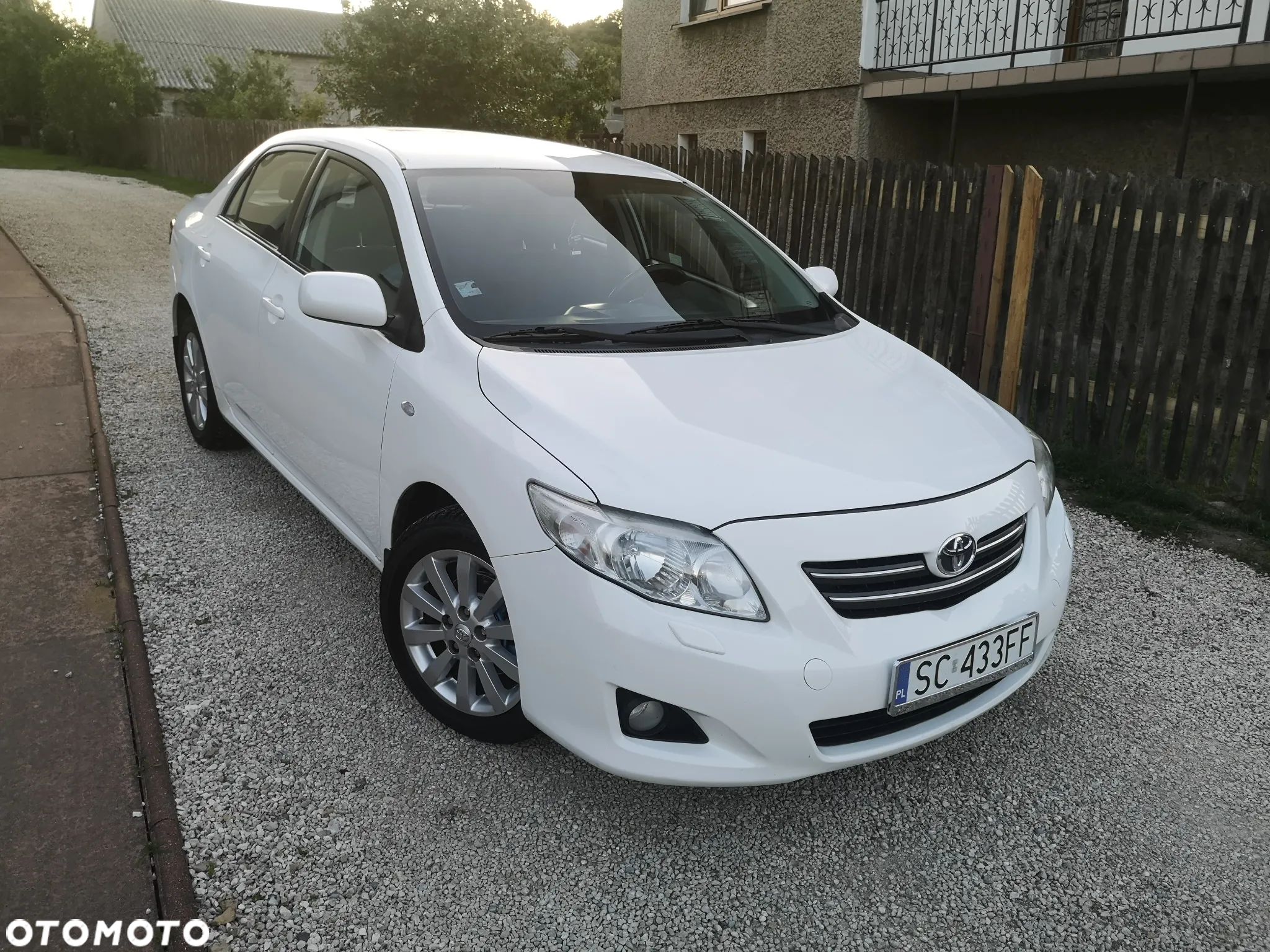Toyota Corolla - 1