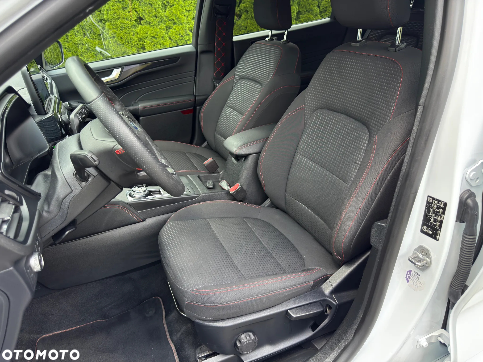 Ford Kuga 2.5 FHEV AWD ST-Line - 24