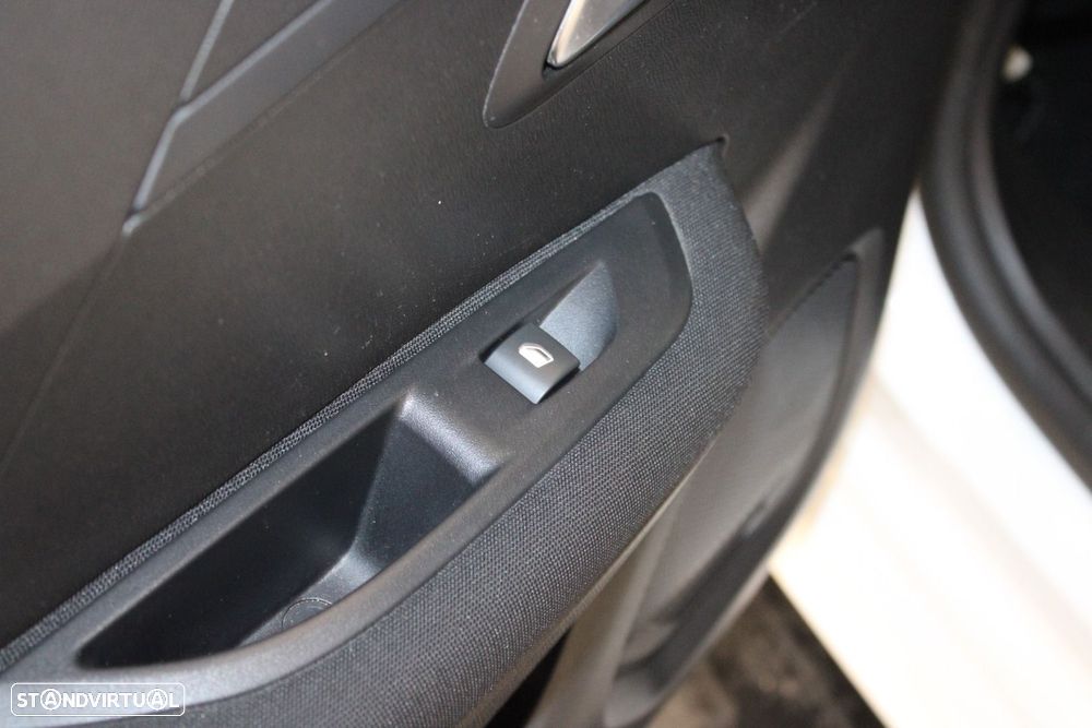 Peugeot 208 1.2 PureTech Active Pack - 24