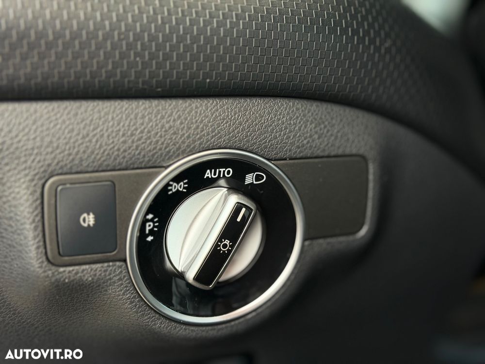 Mercedes-Benz A 180 CDI (BlueEFFICIENCY) 7G-DCT Urban - 27