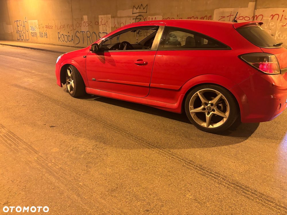 Opel Astra 2.0 Turbo OPC - 2