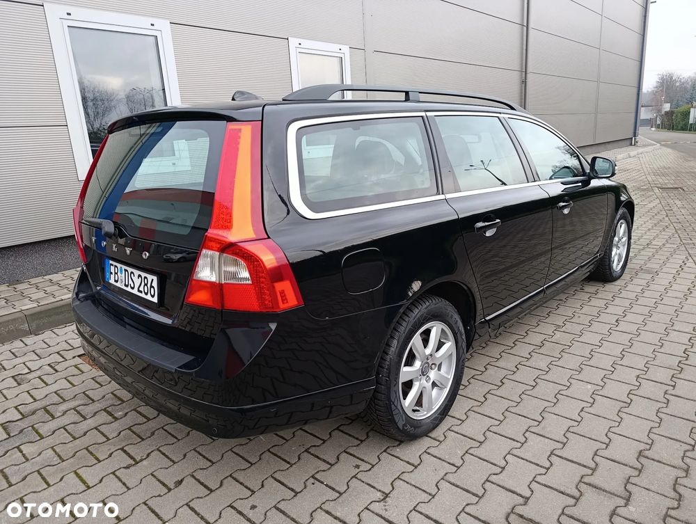Volvo V70 2.5T Momentum - 28