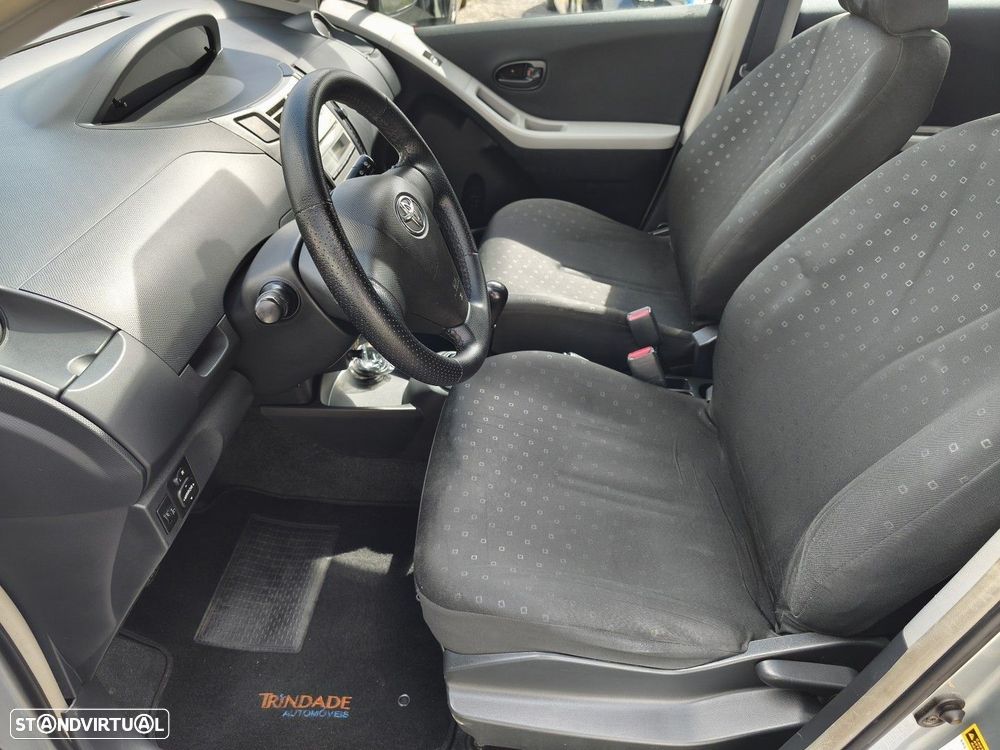 Toyota Yaris 1.0 VVT-i - 9