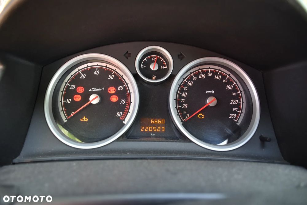 Opel Astra 2.0 T Sport - 13