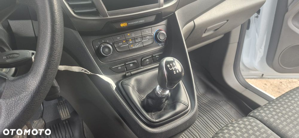 Ford Transit Connect - 12