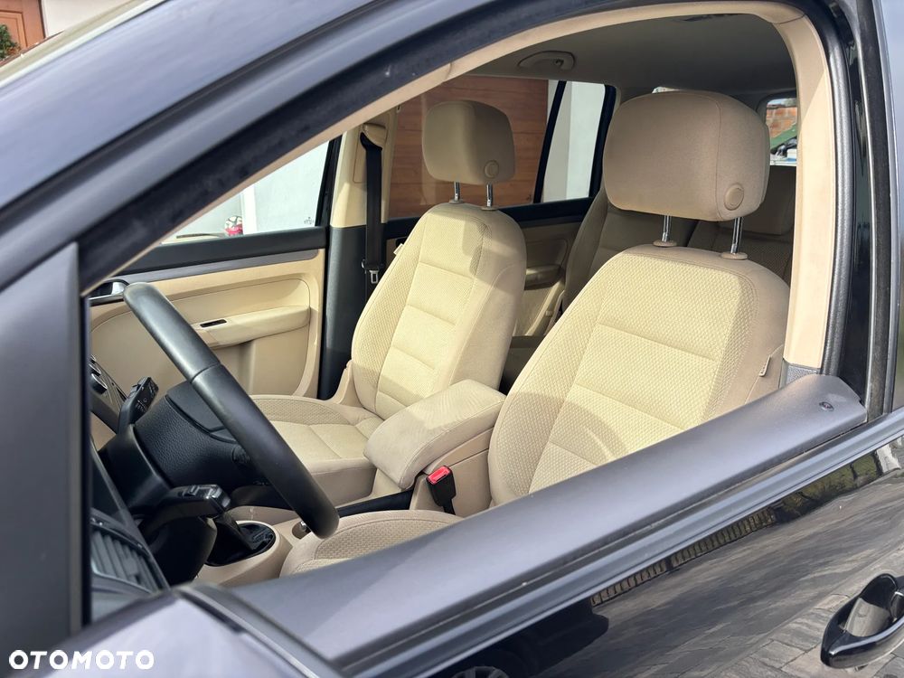 Volkswagen Touran 2.0 TDI DPF Comfortline - 9