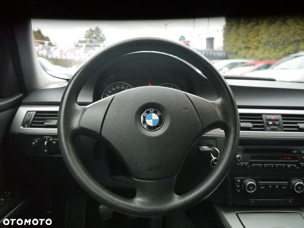 BMW Seria 3 320i - 15