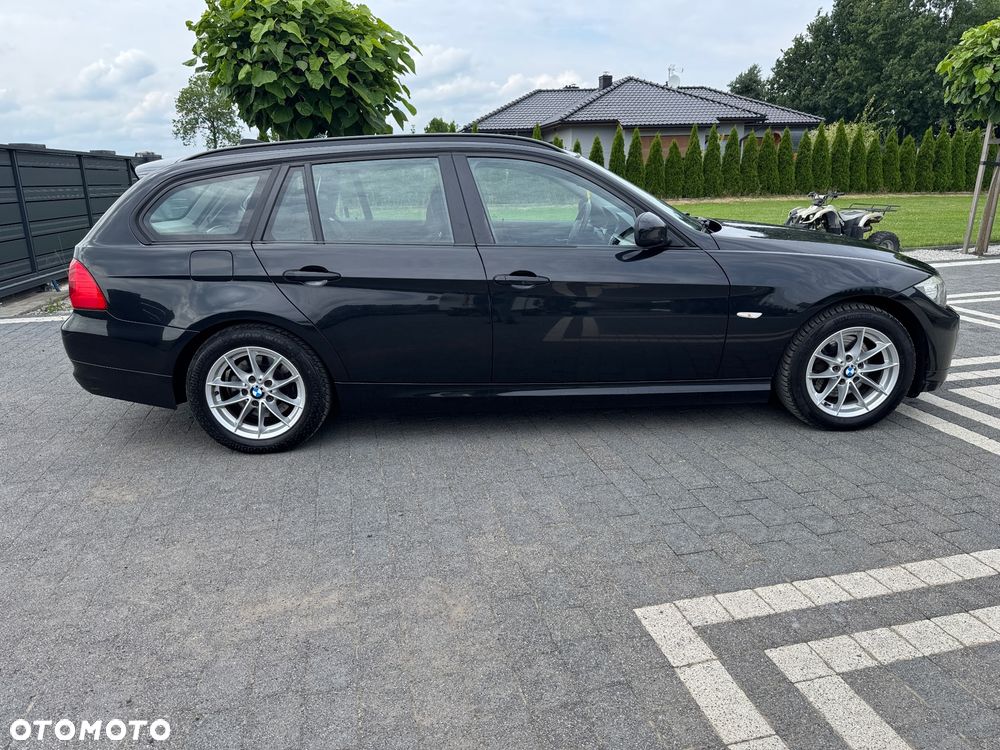 BMW Seria 3 318d - 11
