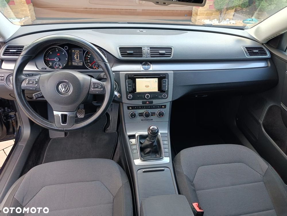 Volkswagen Passat 2.0 Blue TDI SCR Trendline - 33