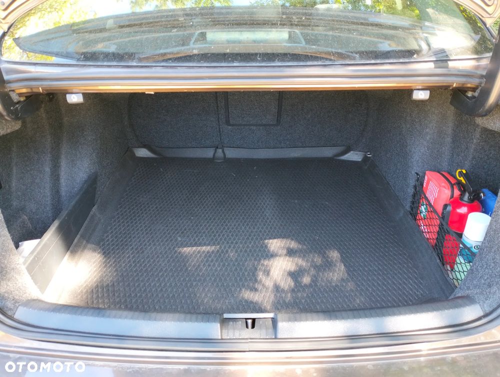 Volkswagen Jetta 1.2 TSI Comfortline - 38