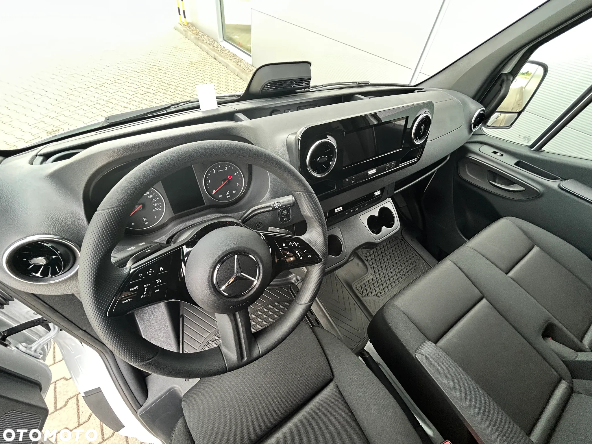 Mercedes-Benz SPRINTER 317 CDI FURGON DŁUGI - 20