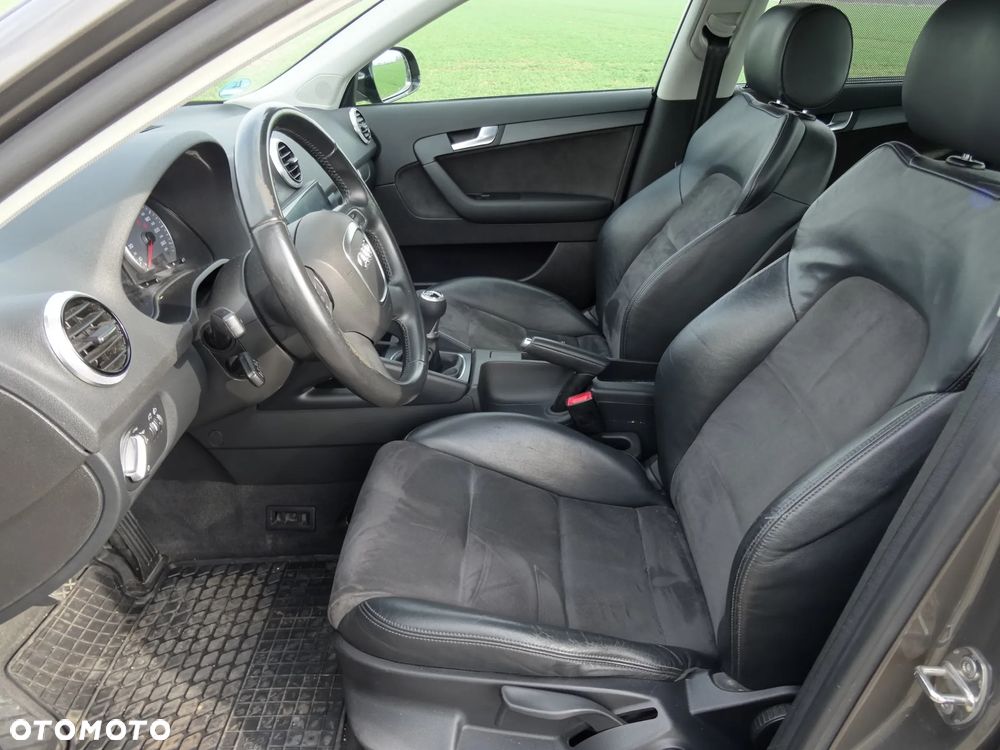 Audi A3 Sportback 2.0 TDI DPF Attraction - 10