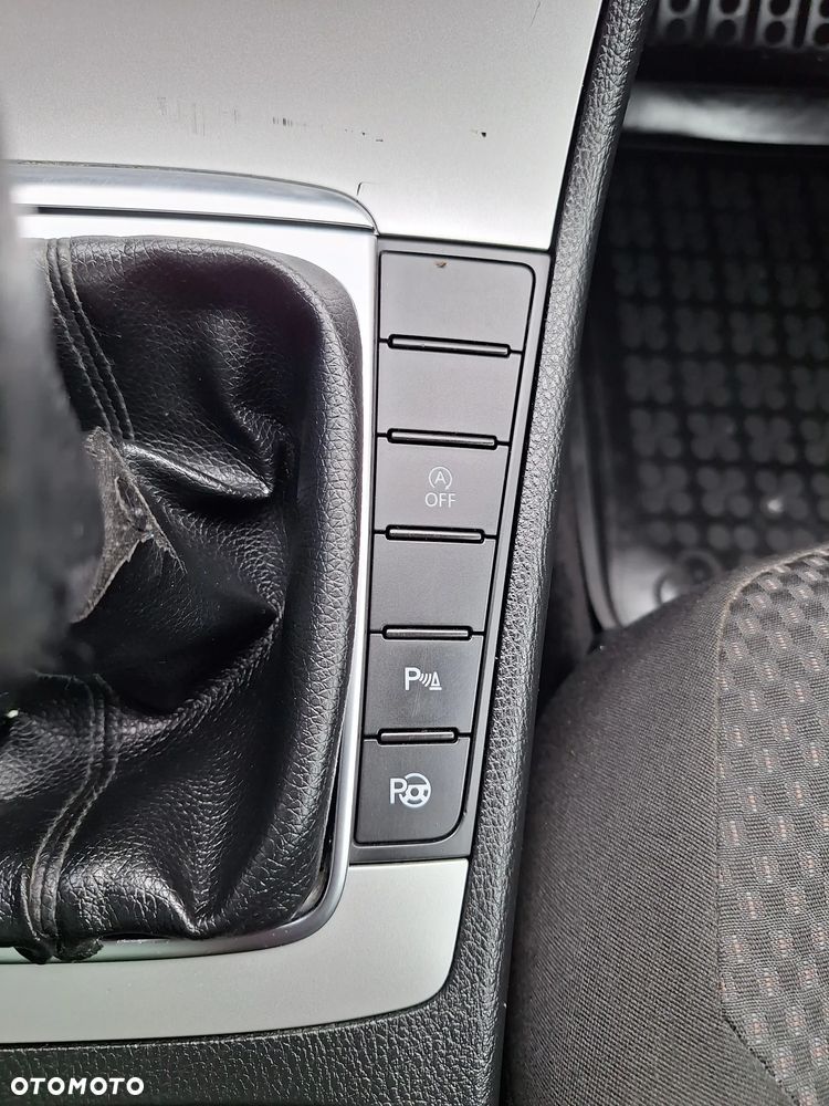 Volkswagen Passat - 12