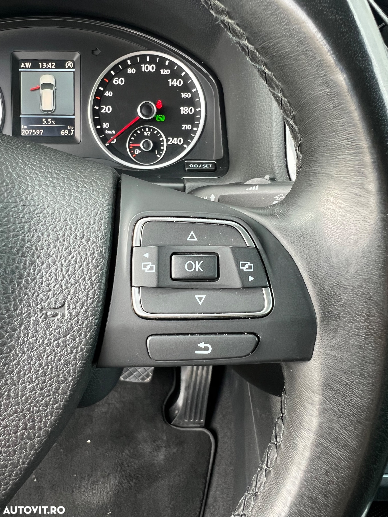 Volkswagen Tiguan 2.0 TDI 4Motion DSG Sport & Style - 16