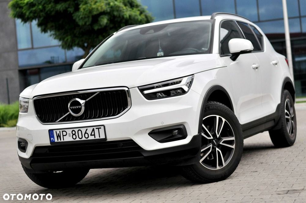 Volvo XC 40 T3 Geartronic Momentum - 1