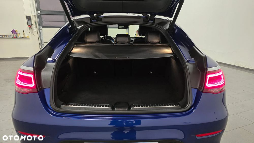 Mercedes-Benz GLC 300 d 4Matic 9G-TRONIC AMG Line Plus - 11