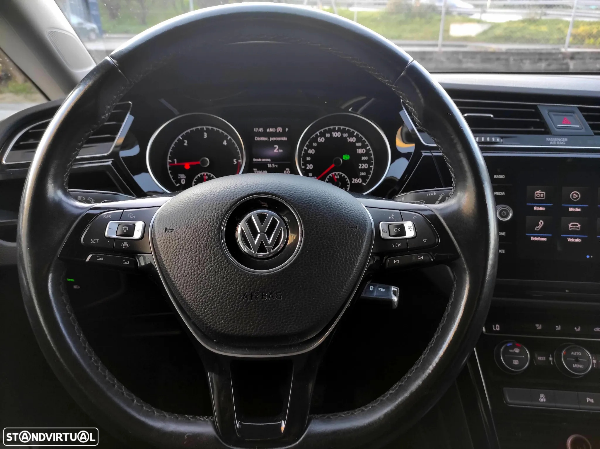 VW Touran 1.6 TDI Highline DSG - 33