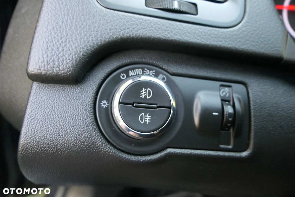Opel Insignia 1.6 SIDI T ecoFLEXStart/Sto Innovation - 26