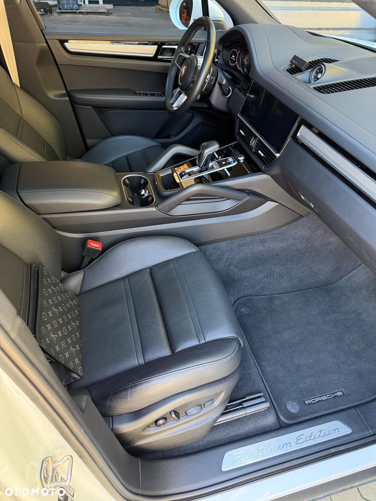 Porsche Cayenne Platinum Edition - 10