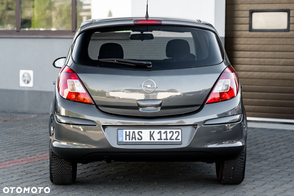 Opel Corsa 1.4 16V Cosmo - 8