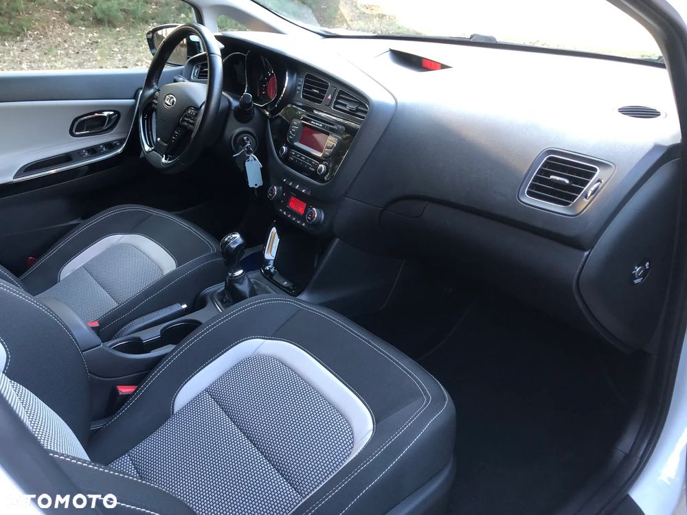 Kia Ceed 1.6 CRDi 128 Dream Team Edition - 33