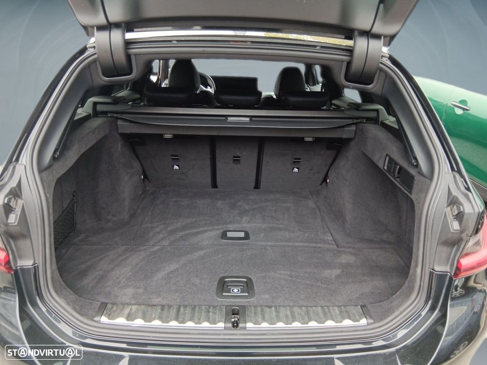 BMW 320 d Touring Pack Desportivo M Auto - 19
