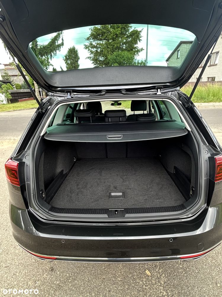 Volkswagen Passat 2.0 TDI SCR DSG Comfortline - 18