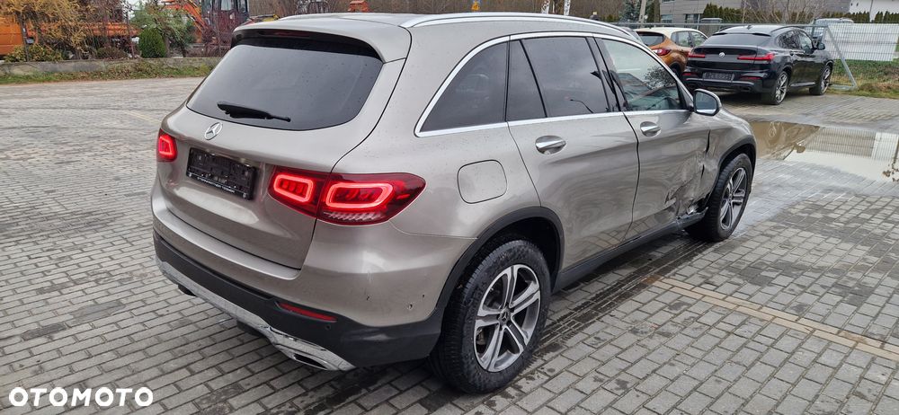 Mercedes-Benz GLC 220 d 4Matic 9G-TRONIC Exclusive - 3