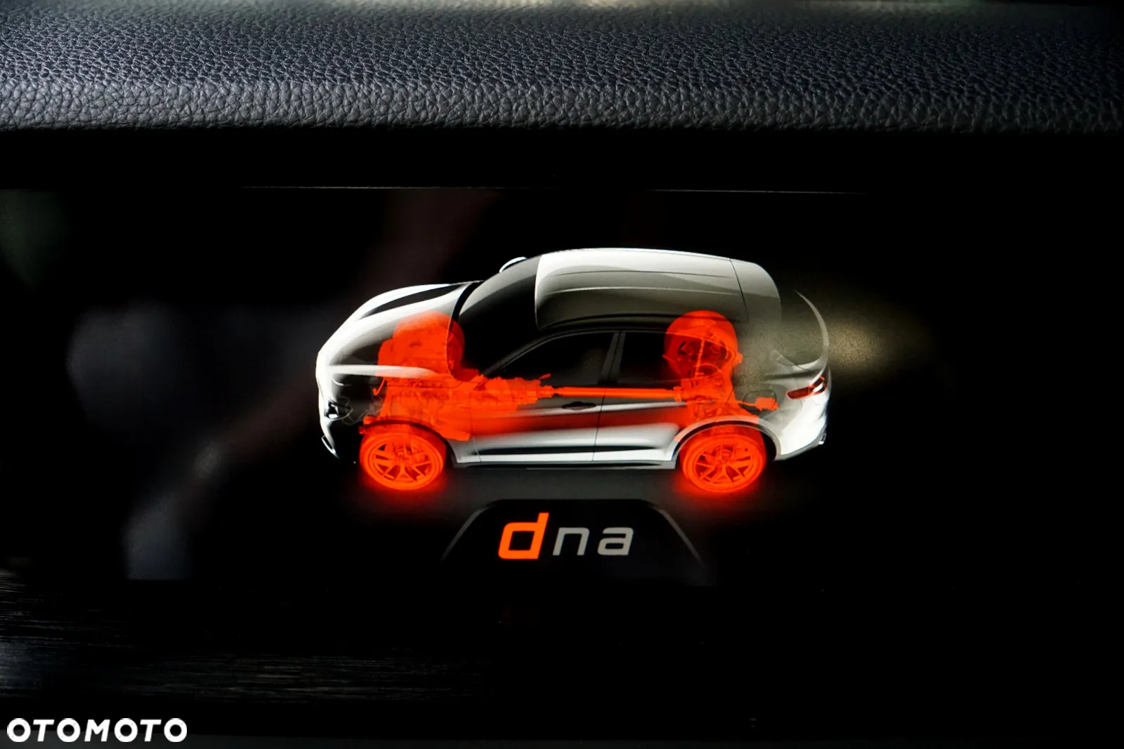 Alfa Romeo Stelvio 2.0 Turbo 16V AT8-Q4 B-Tech - 35