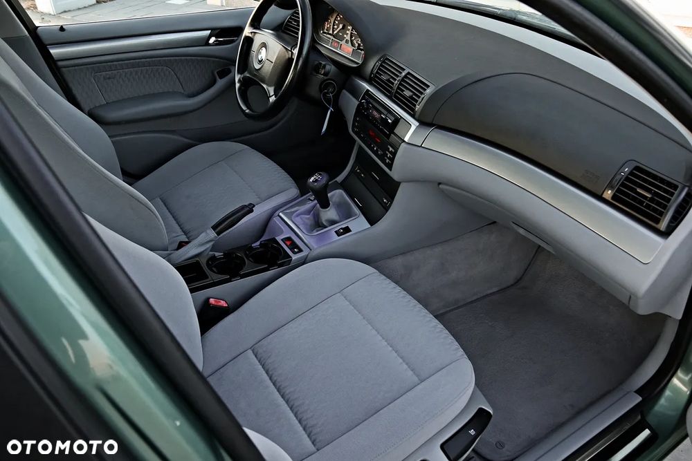 BMW Seria 3 320i - 28