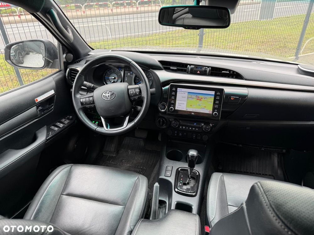 Toyota Hilux 2.8 D-4D Double Cab Invincible Sport 4x4 - 22