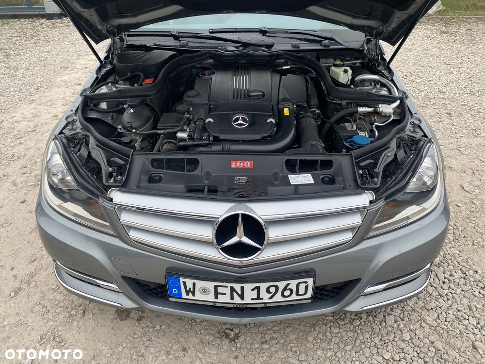 Mercedes-Benz Klasa C 180 CGI Automatik BlueEFFICIENCY Avantgarde - 18