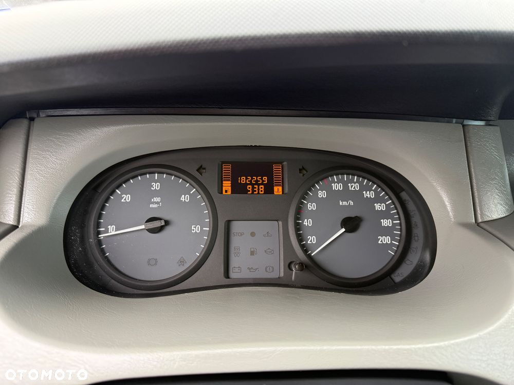 Opel Vivaro - 10