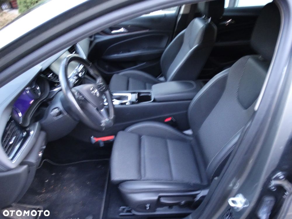 Opel Insignia - 9